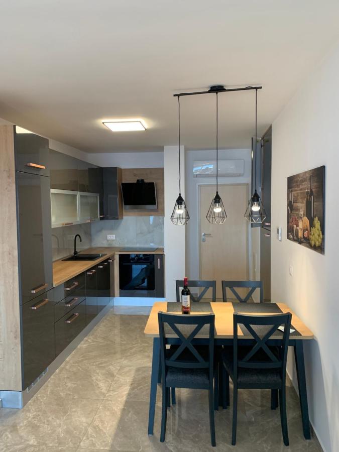 Apartment Dalmatino Макарська Екстер'єр фото